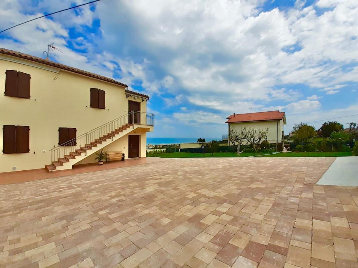 Casa Vacanze Con Vista Mare E Giardino - Amanecer Marzocca di Senigallia Eksteriør bilde