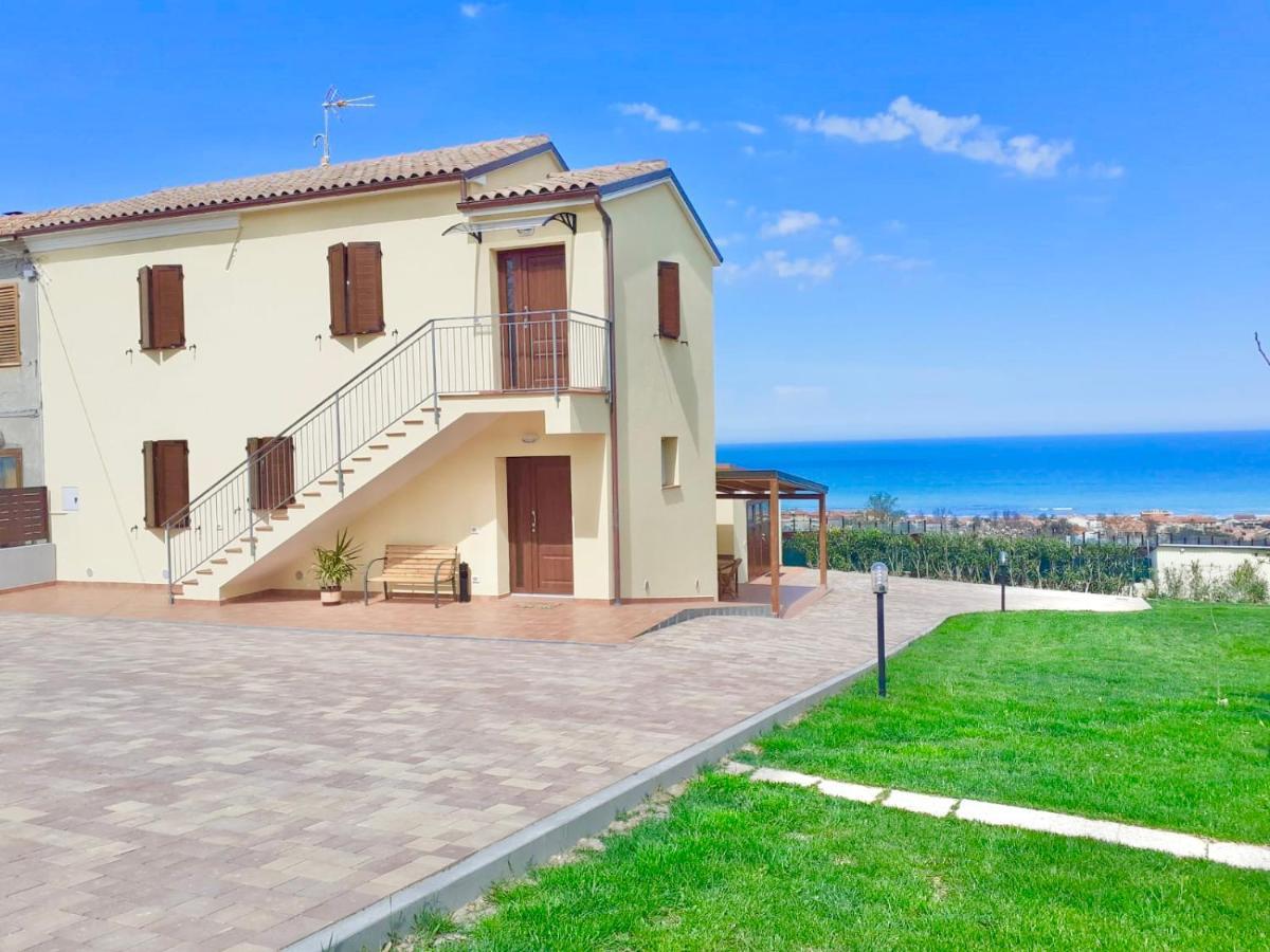Casa Vacanze Con Vista Mare E Giardino - Amanecer Marzocca di Senigallia Eksteriør bilde